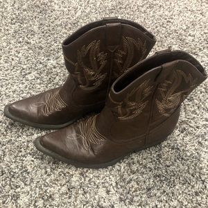 Women’s Cowgirl Boots